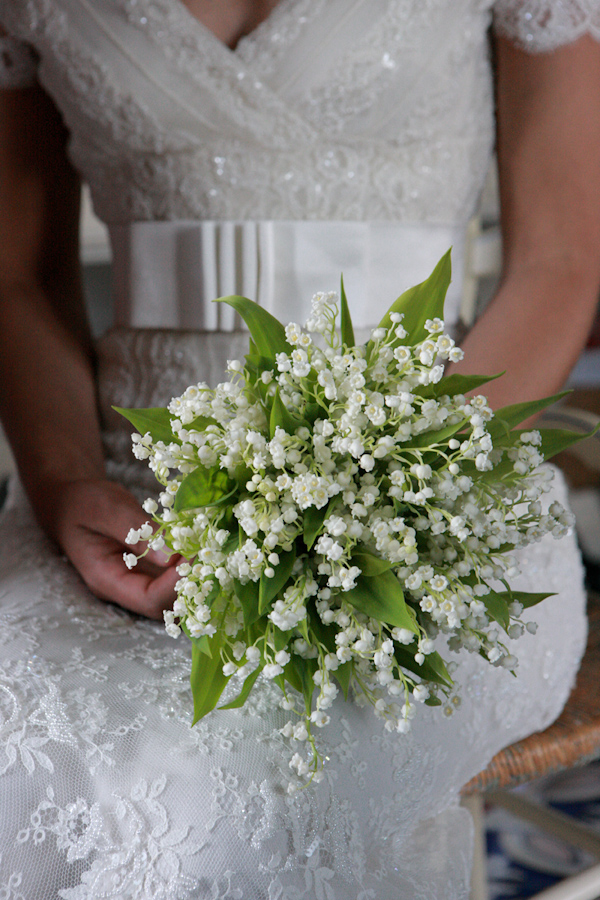 white and green bridal bouquet - photo by Italian wedding photographer JoAnne Dunn